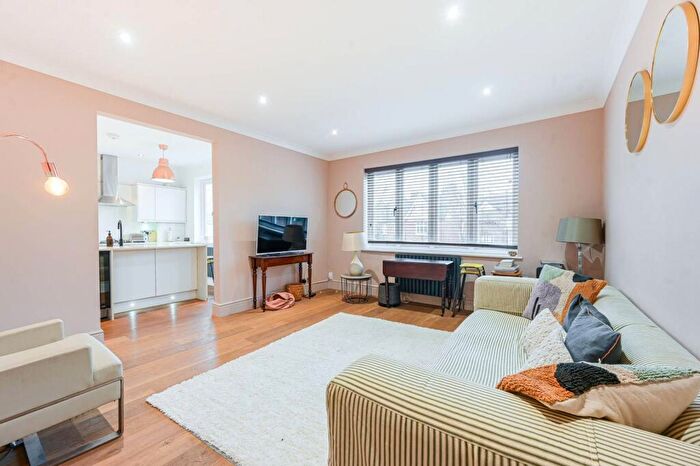 2 Bedroom Flat For Sale In Westcombe Park Road, Blackheath, London, SE3