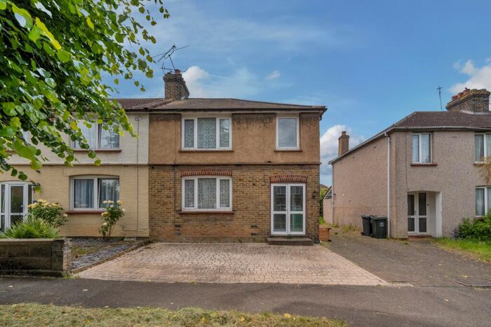 3 Bedroom End Of Terrace House To Rent In Moore Road Swanscombe, DA10