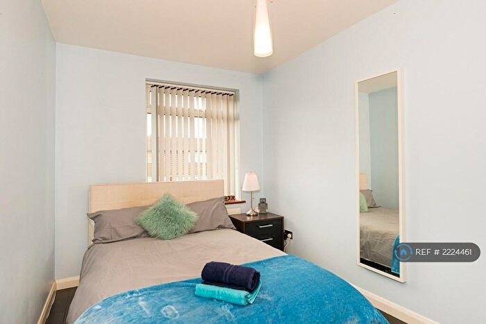 3 Bedroom Flat To Rent In Park Road High Barnet, High Barnet, Barnet, EN5
