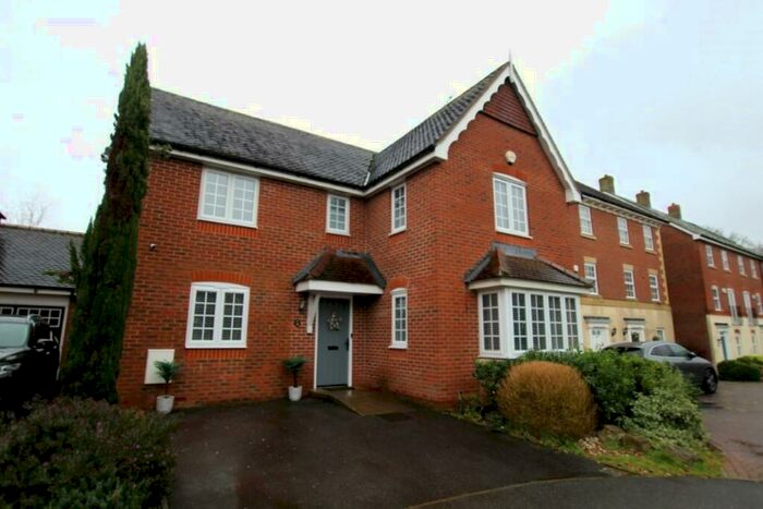 4 Bedroom Detached House To Rent In Clarendon Rise, Tilehurst, Reading, RG31