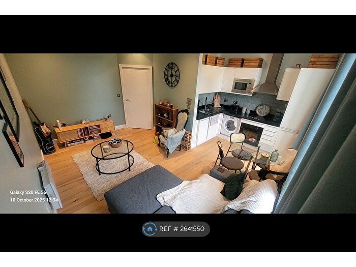 1 Bedroom Flat To Rent In Hayes Road, Sully, Penarth, CF64