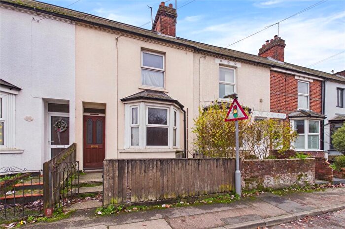 2 Bedroom Terraced House For Sale In Kings Road, Newbury, Berkshire, RG14