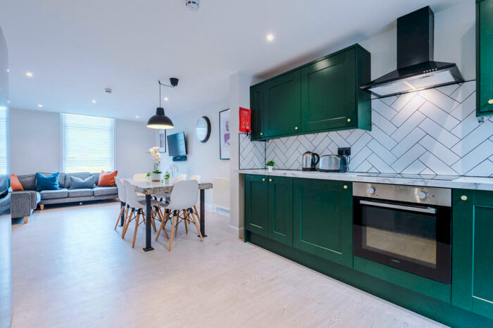 6 Bedroom Flat To Rent In Hawarden Avenue, Liverpool, L17