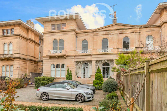 3 Bedroom Apartment To Rent In Pembroke Road, BS8