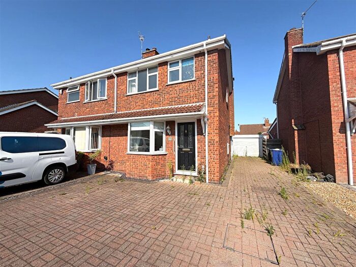 3 Bedroom Semi-Detached House For Sale In Broadmanor, North Duffield, Selby, YO8