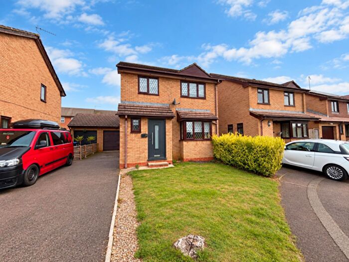 3 Bedroom Detached House For Sale In Hedge End, East Hunsbury, Northampton, NN4