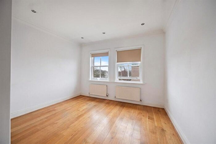 3 Bedroom Apartment For Sale In Parkhill Road, Belsize Park, NW3