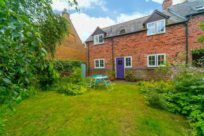 3 Bedroom Cottage For Sale In Main Street, Pickwell, Melton Mowbray, LE14