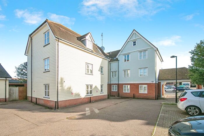 2 Bedroom Flat For Sale In Magdalen Street, Colchester, CO1