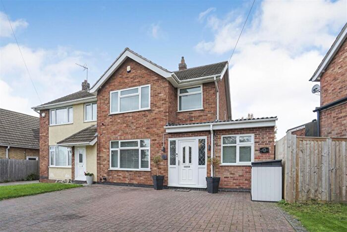 3 Bedroom Semi-Detached House For Sale In Whitemoors Road, Stoke Golding, Nuneaton, CV13