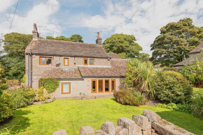 3 Bedroom Semi-Detached House For Sale In Sheffield Road, Jackson Bridge, Holmfirth, HD9