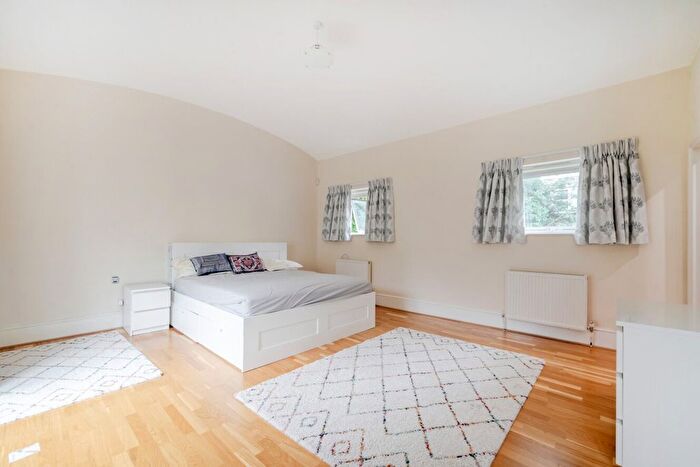 5 Bedroom Detached House For Sale In Trinity Crescent, Balham, London, SW17