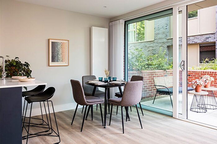 2 Bedroom Flat To Rent In Neptune Wharf, Grinstead Road, London, SE8