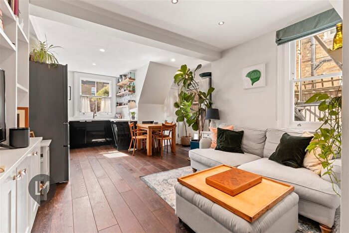 2 Bedroom Maisonette For Sale In Trentham Street, London, SW18