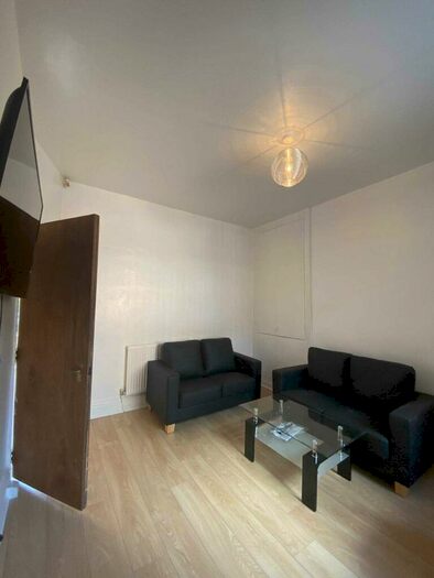 4 Bedroom Terraced House To Rent In Davenport Avenue, Manchester, M20