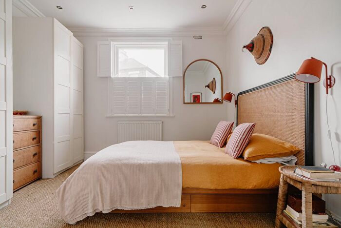 1 Bedroom Flat For Sale In Ivanhoe Road, Ivanhoe Road, London, SE5