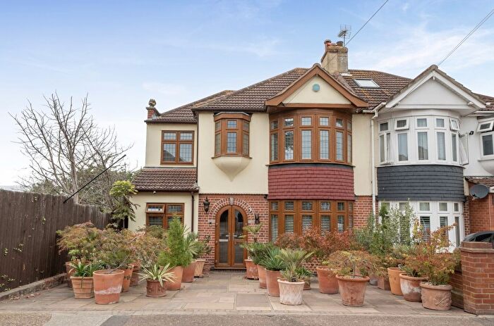 4 Bedroom Semi-Detached House For Sale In Blenheim Gardens, Aveley, South Ockendon, Essex, RM15