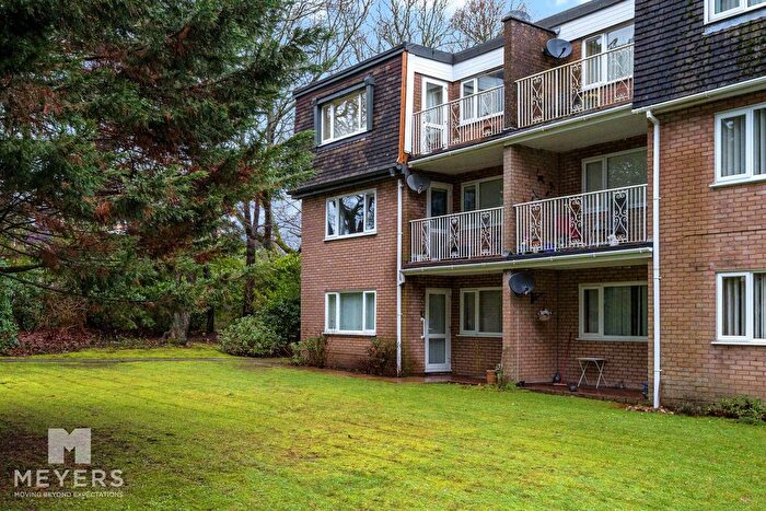3 Bedroom Flat For Sale In New Road, Ferndown, BH22
