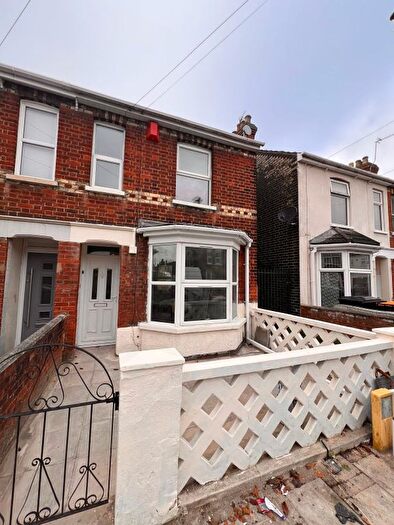 4 Bedroom Terraced House To Rent In Dunville Road, Bedford, MK40