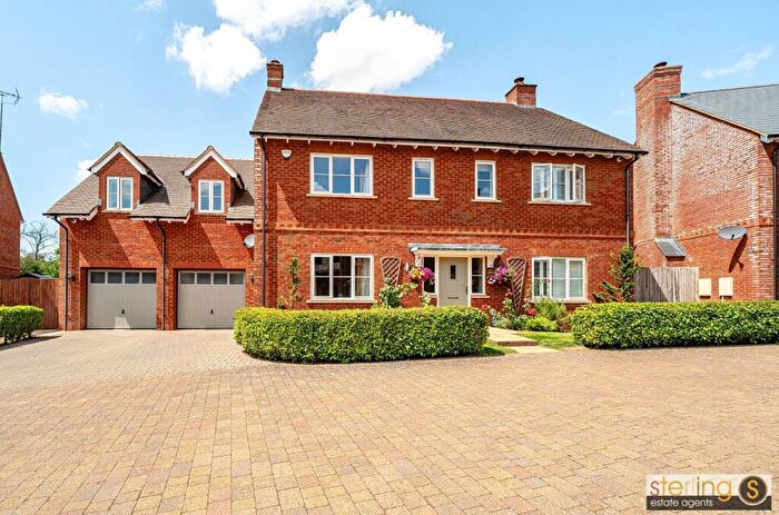 5 Bedroom Detached House For Sale In Bell Farm Close, Studham, LU6