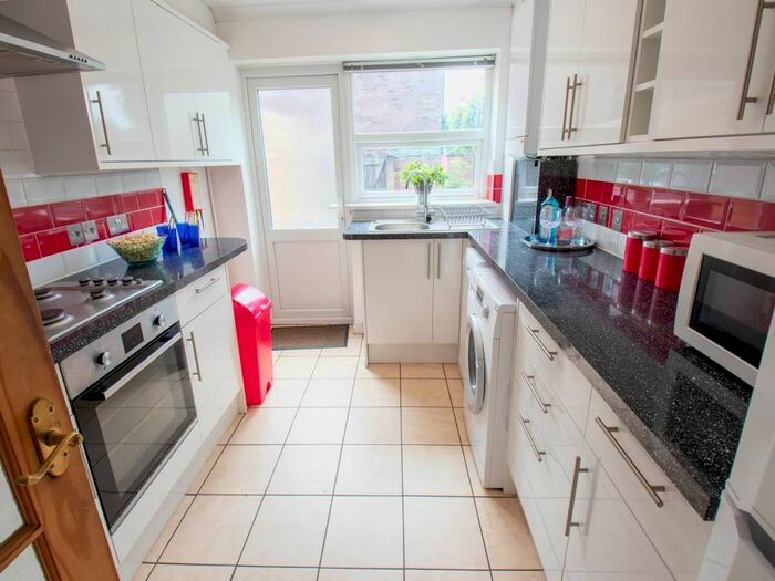 4 Bedroom Property To Rent In Hudson Road, Canterbury, Kent, CT1