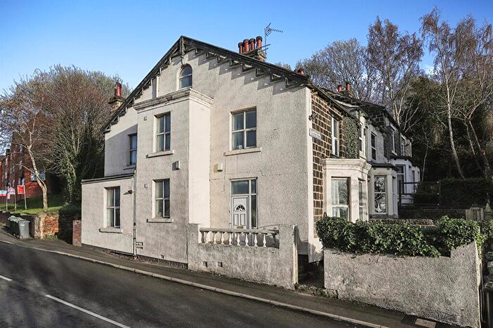 6 Bedroom End Of Terrace House For Sale In Kirkstall Lane, Leeds, LS5