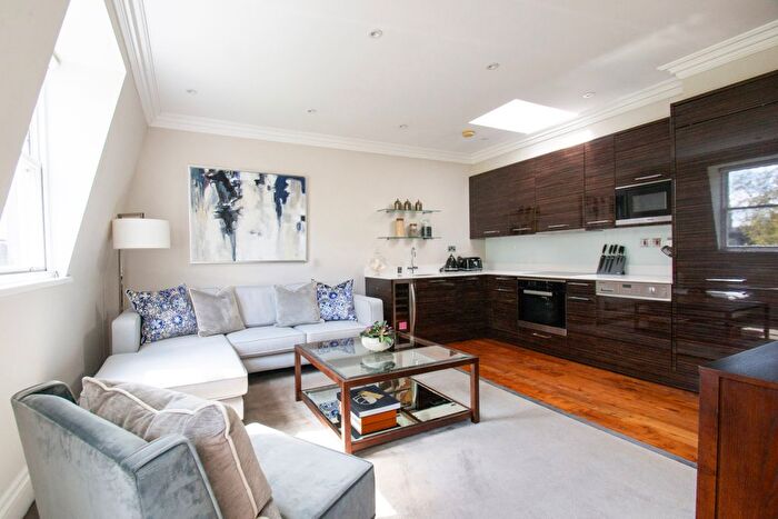 2 Bedroom Flat To Rent In Kensington Gardens Square, London, W2