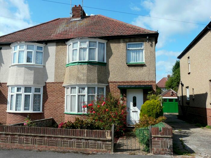 3 Bedroom Semi-Detached House To Rent In Coronation Road, Aldershot, GU11