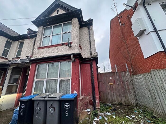 2 Bedroom Flat To Rent In Ranelagh Road, Wembley, HA0