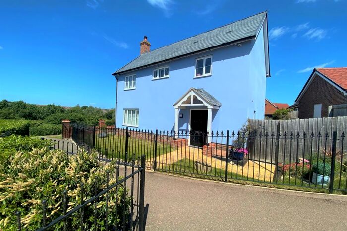 3 Bedroom Detached House To Rent In Mill Park Drive, Braintree, CM7