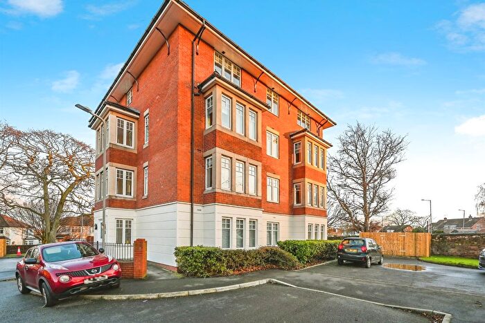 2 Bedroom Flat For Sale In Davenham Court, Liverpool, L15