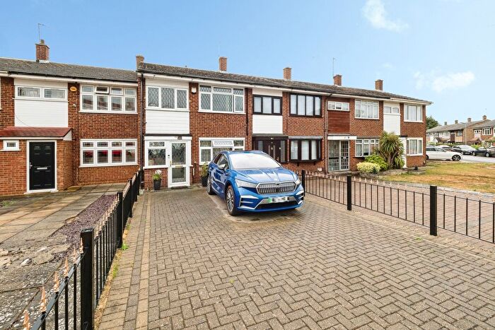 3 Bedroom Terraced House For Sale In Cowdray Way, Hornchurch, RM12