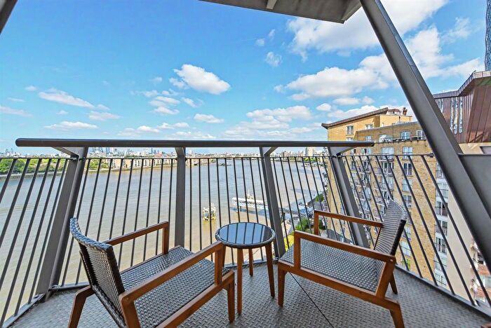2 Bedroom Flat For Sale In Pierpoint Building, Westferry Road, London, E14