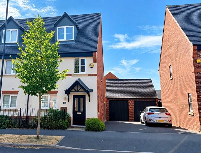3 Bedroom End Of Terrace House For Sale In Alton Way, Littleover, DE23