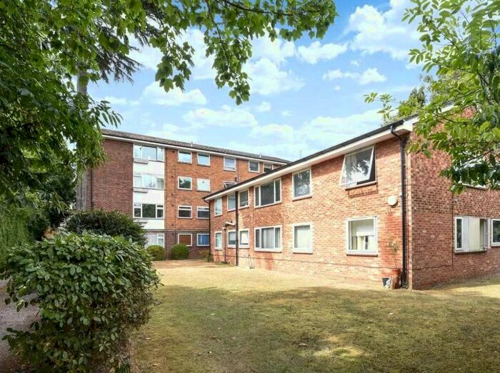 Houses for sale in Elvaston Way, RG30, Reading