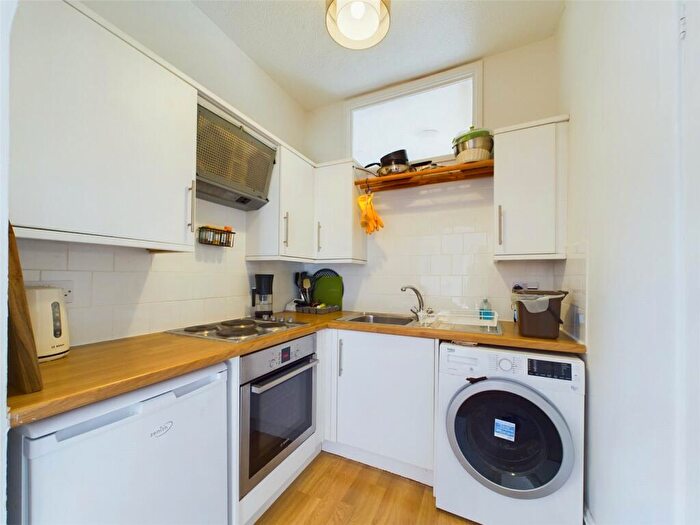 1 Bedroom Apartment For Sale In Parkwood Road, Bournemouth, Dorset, BH5