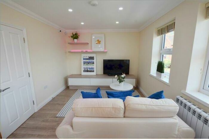 1 Bedroom Apartment To Rent In Denmark Street, RG40