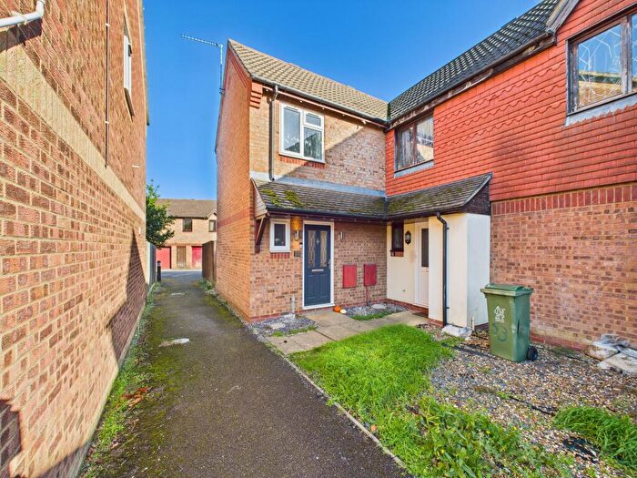 2 Bedroom End Of Terrace House For Sale In Westfield, Aylesbury, HP21