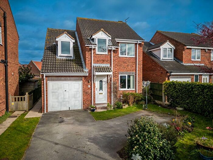 4 Bedroom Detached House For Sale In Old Farm Way, Brayton, YO8