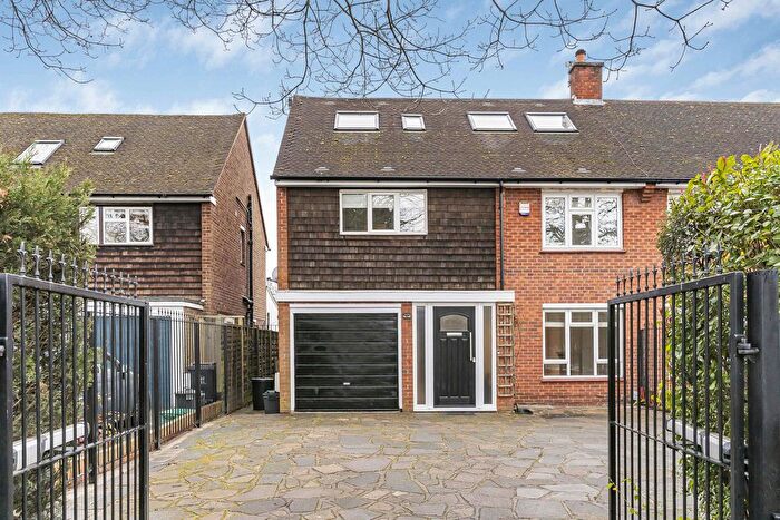 5 Bedroom Semi-Detached House To Rent In Kings Hall Road, Beckenham, BR3