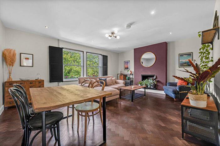 3 Bedroom Flat For Sale In Breakspears Road, London, SE4