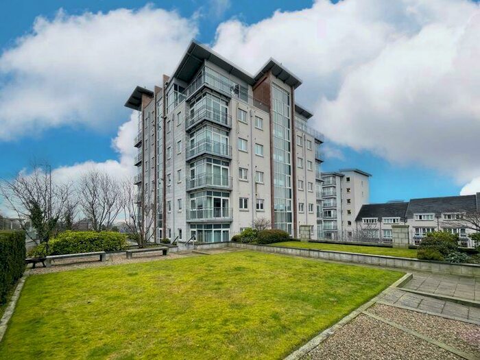 2 Bedroom Flat For Sale In Queens Highlands, Aberdeen, AB15
