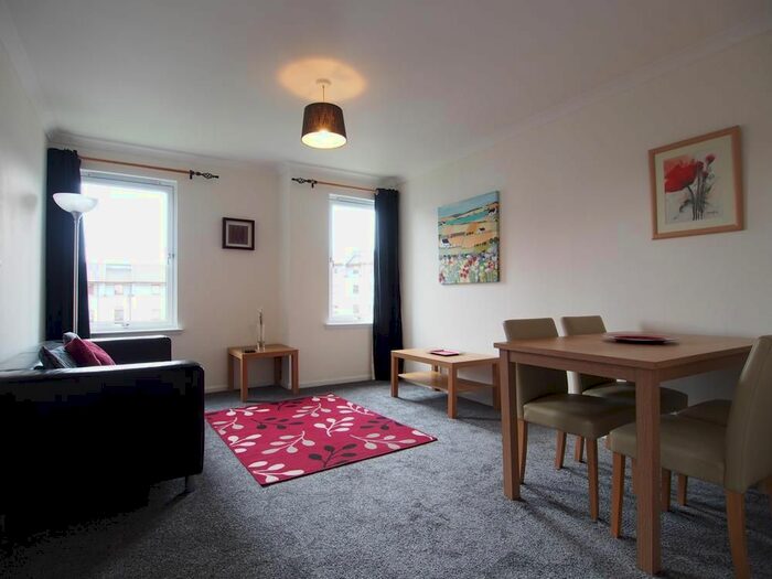 2 Bedroom Flat To Rent In Bloomfield Court, Aberdeen, AB10