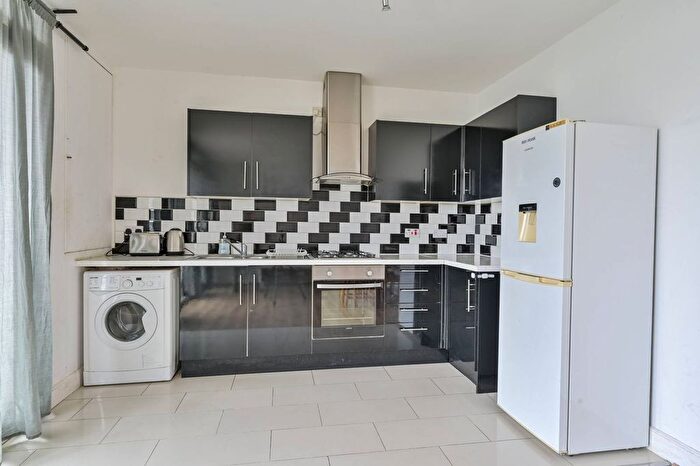 2 Bedroom Flat To Rent In Caxton Road, Wimbledon, London, SW19
