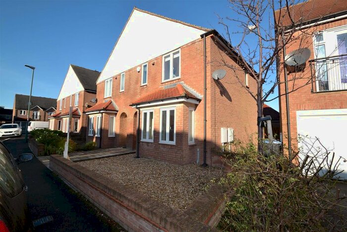 3 Bedroom Semi-Detached House To Rent In Cardoon Road, Consett, DH8