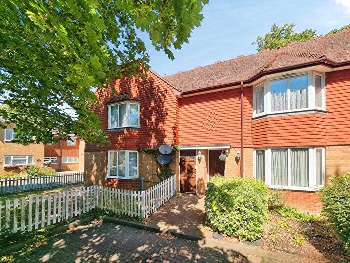 1 Bedroom Flat To Rent In Spillett Close, Faversham, Kent, ME13