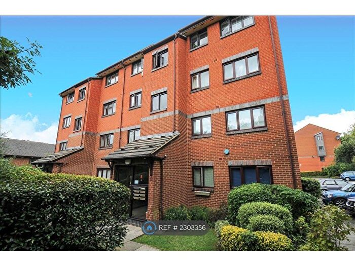1 Bedroom Flat To Rent In St Benedicts Close, Tooting, SW17