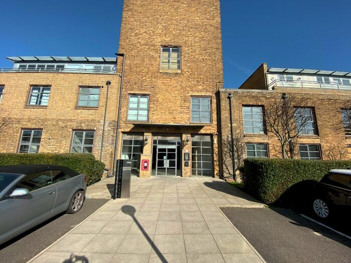 2 Bedroom Apartment To Rent In Pollards Close, Rochford, Essex, SS4