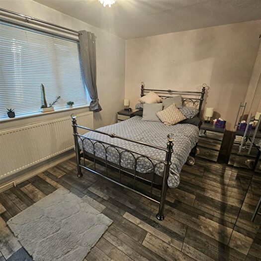 3 Bedroom Semi-Detached House For Sale In Whitewater Road, Ollerton, Newark, NG22