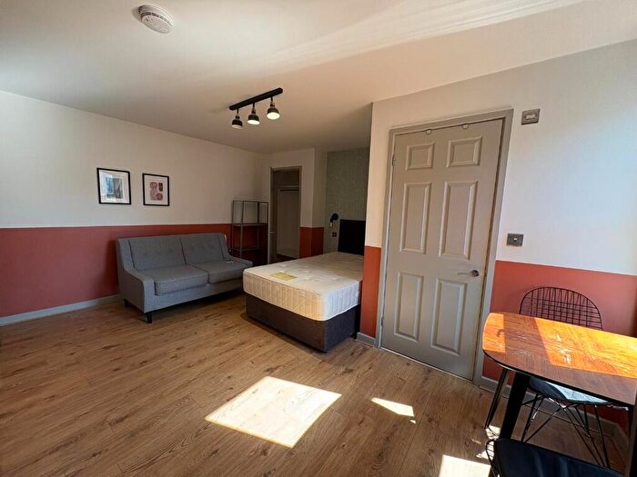 Studio To Rent In Flat, Shrewsbury Road, Prenton, Wirral, CH43